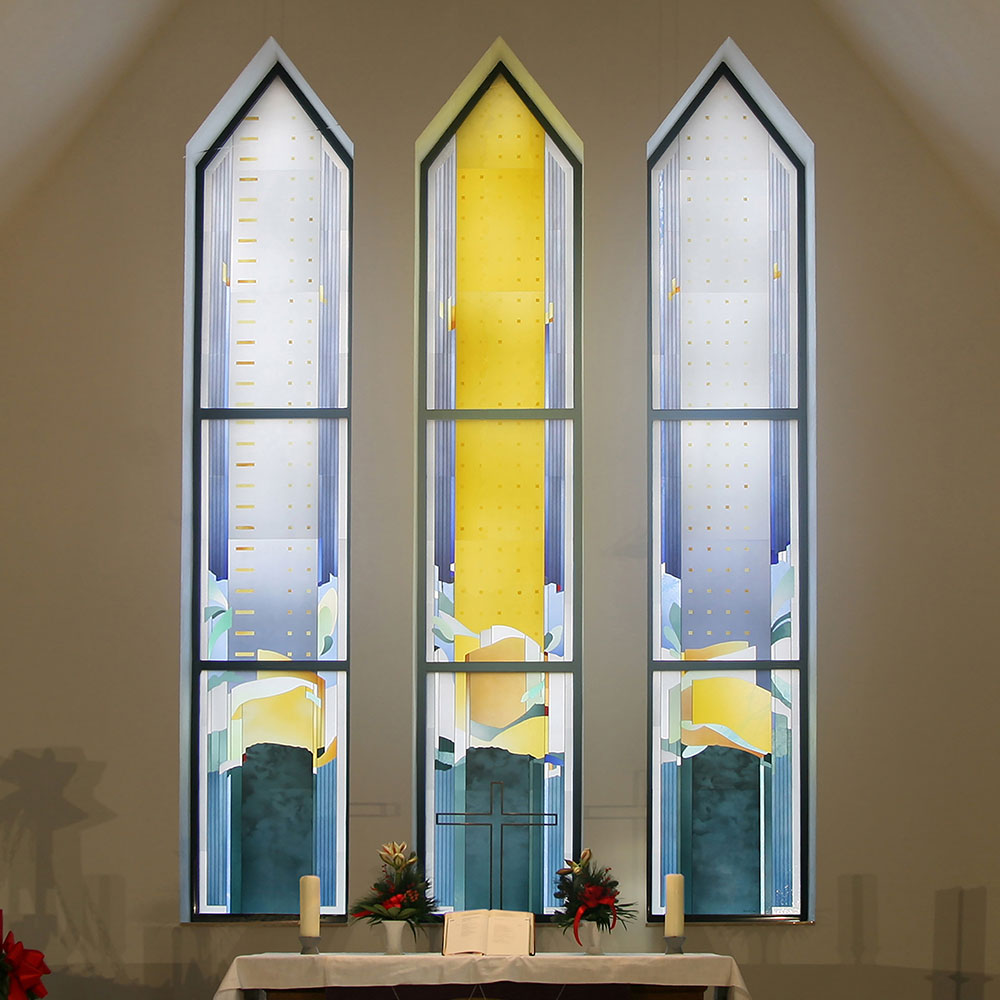Kirchenfenster aus mundgeblasenem Überfangglas von Karl Heinz Traut