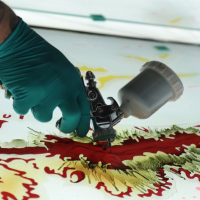 Farbauftrag im Airbrushverfahren Farbauftrag im Airbrushverfahren